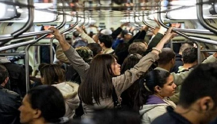 «Σχέδιο ασφαλούς εκκένωσης υπάρχει? Π@π@ρια ε?» Οργή πολιτών για τη διακοπή ρεύματος στο μετρό